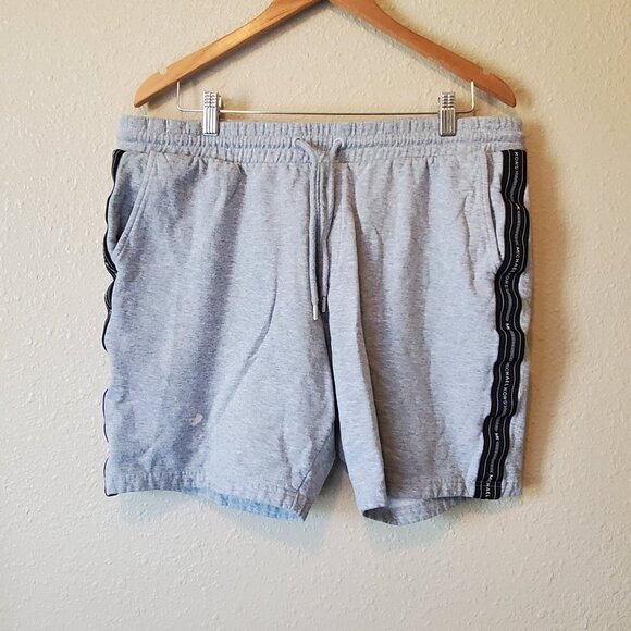 Micheal Kors mens Sweat shorts, size XL - Picture 1 of 9